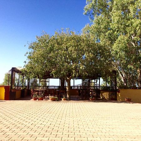 Agriturismo E Antica Fattoria Matteu Bed & Breakfast เตวลาดา ภายนอก รูปภาพ
