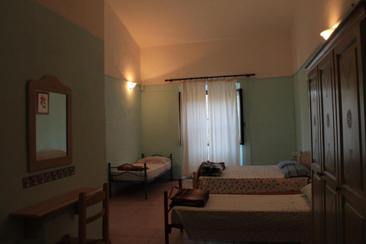 Agriturismo E Antica Fattoria Matteu Bed & Breakfast เตวลาดา ภายนอก รูปภาพ